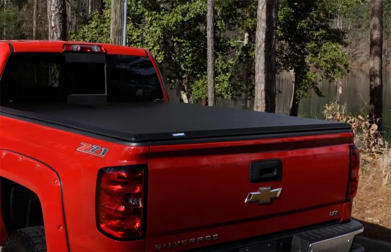 Lund Dodge Ram 1500 Fleetside (5.7ft. Bed) Hard Fold Tonneau Cover - Black